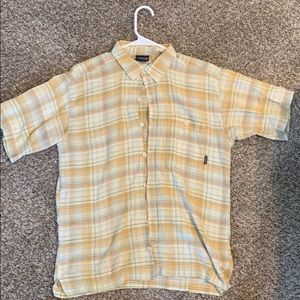 Men’s medium short sleeve button down